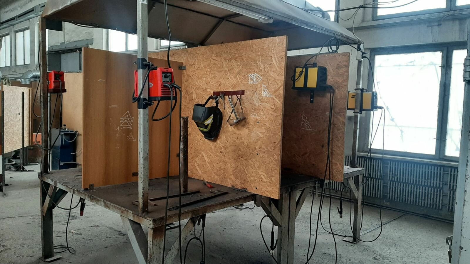 Дільниця ручного дугового зварювання (фото 2)