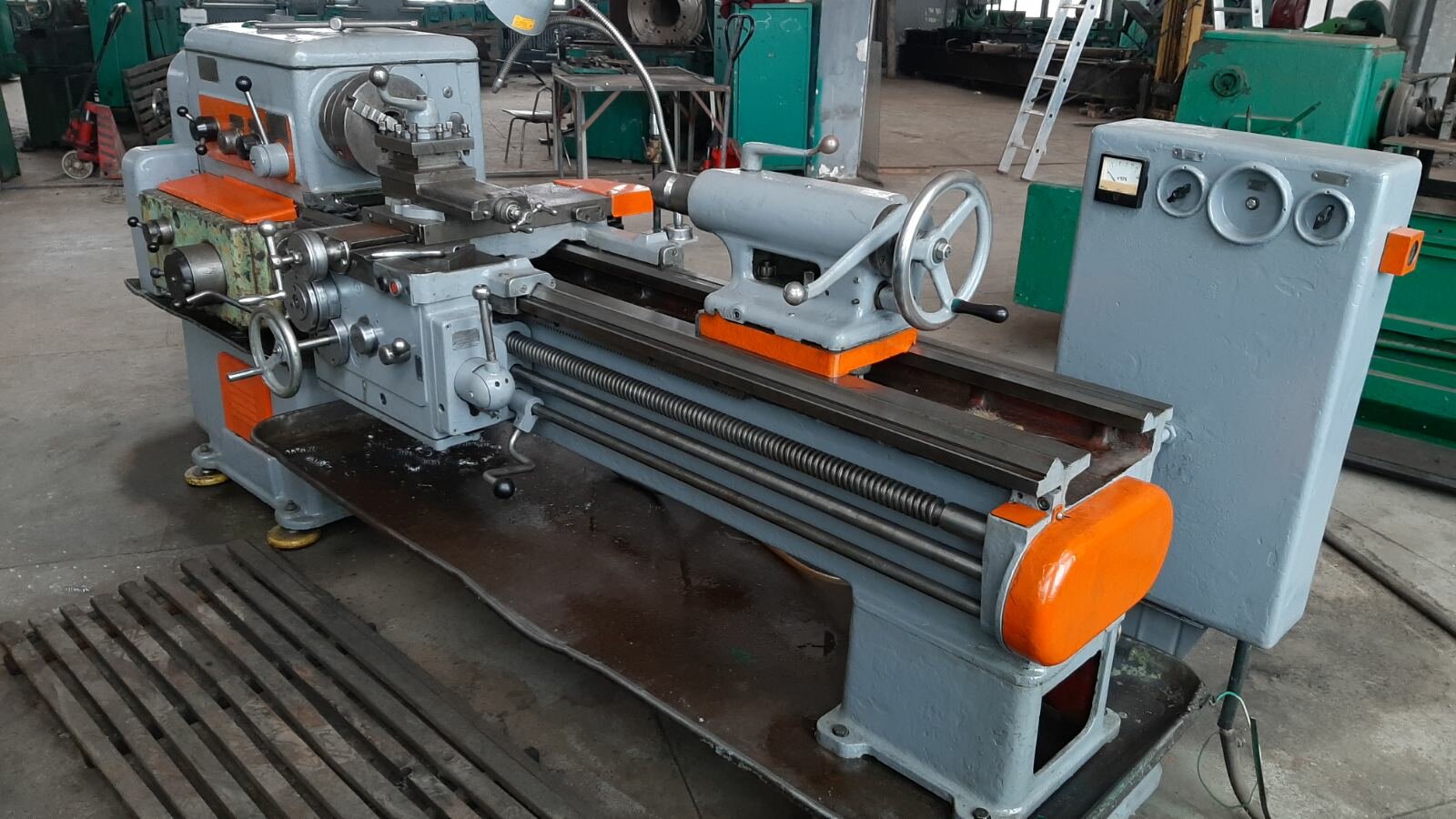 Токарно-гвинторізний верстат 16К20 (фото 2)