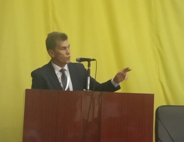 Олег Онисько під час виступу