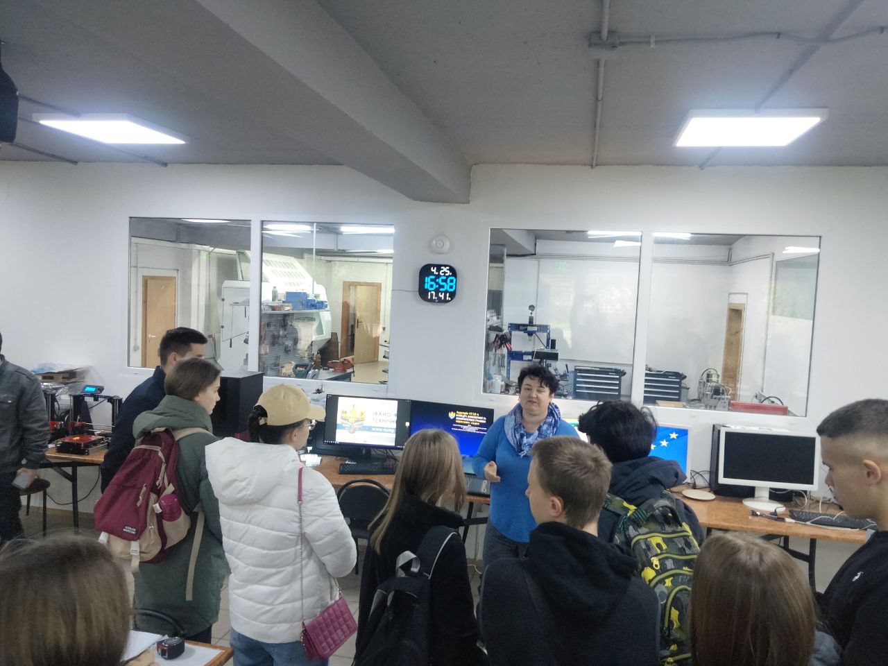 ІФНТУНГ гостинно відкриває двері для учнів шкіл!