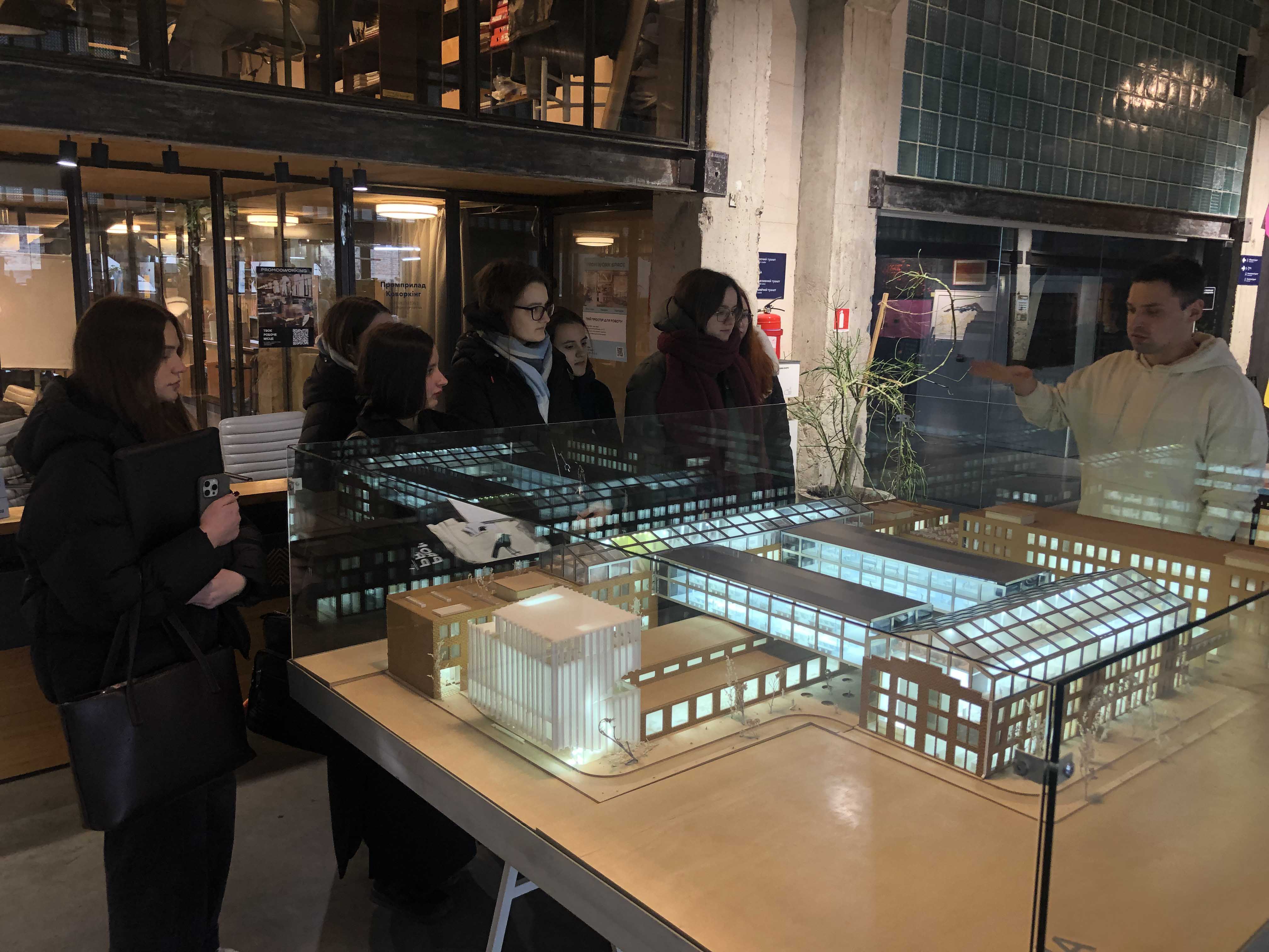 ЕКСКУРСІЯ НА ПРОМПРИЛАД