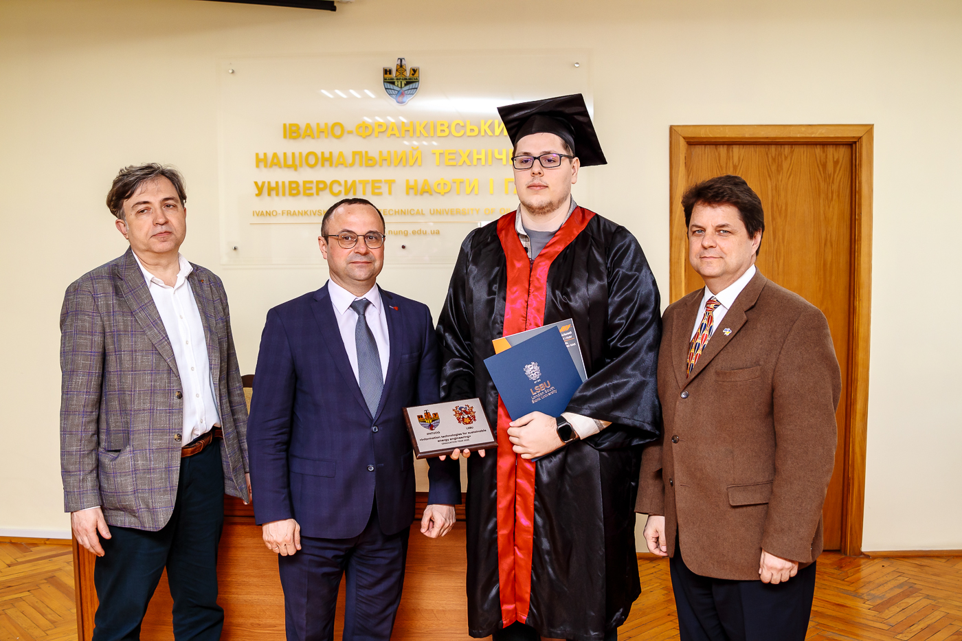 Україна–Велика Британія: ІФНТУНГ випускає фахівців міжнародного рівня