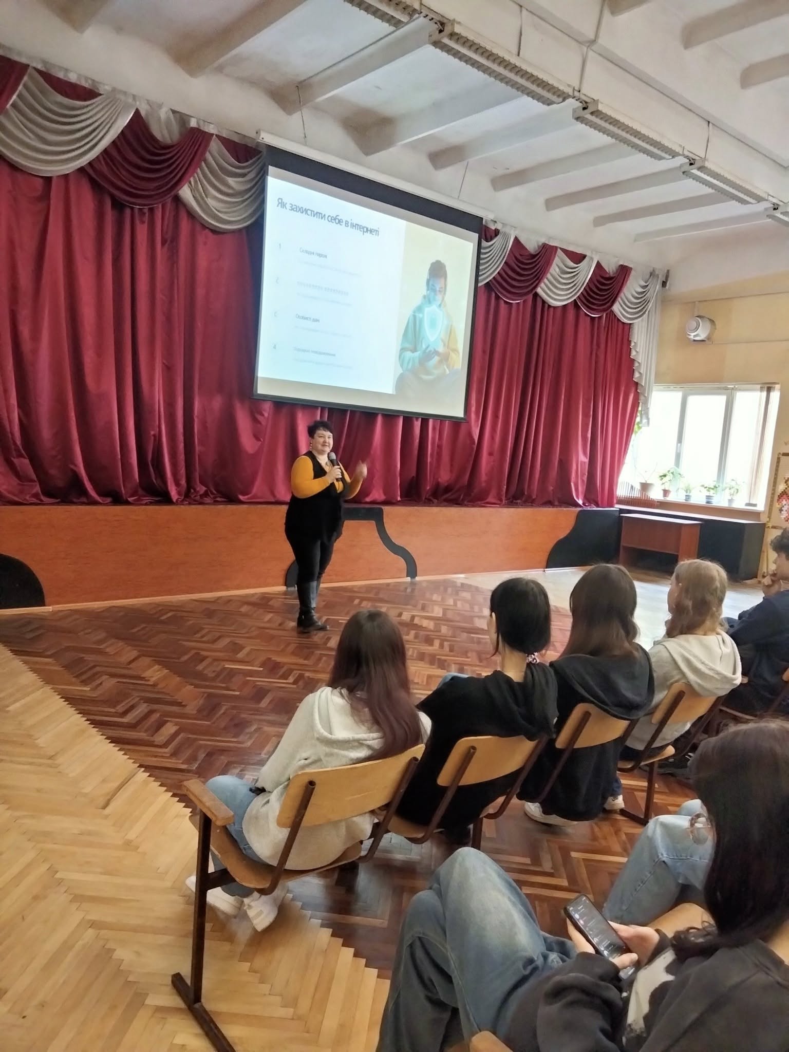 Кафедра інженерії програмного забезпечення дбає про цифрову безпеку та майбутнє ІТ-фахівців!