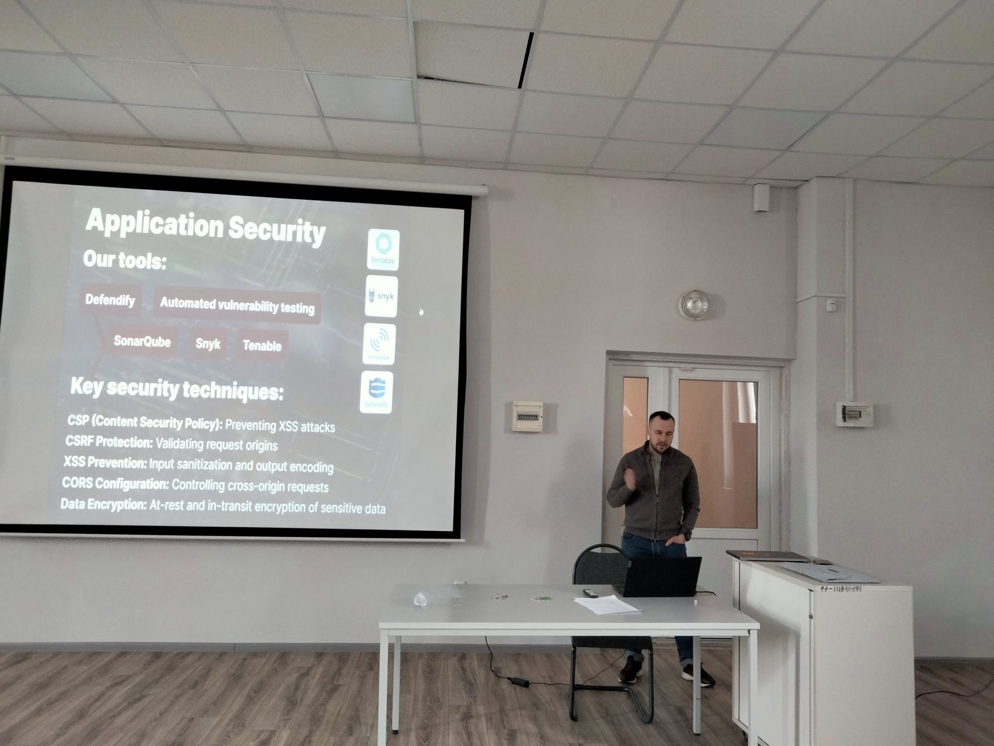 Вчимося у професіоналів з кібербезпеки!