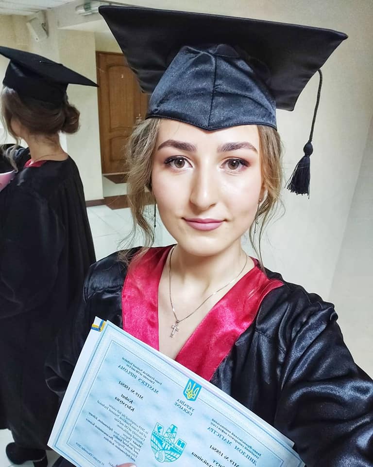 Випускниця кафедри ДІД