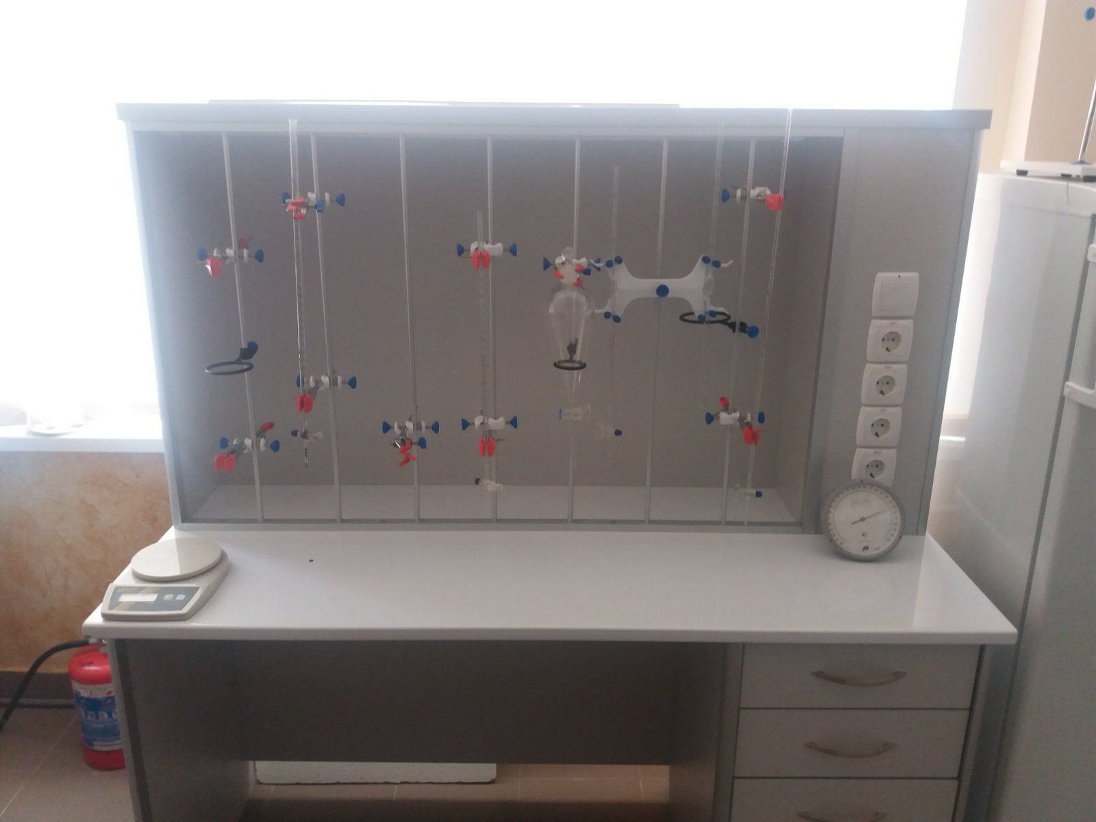 Титрувальні столи