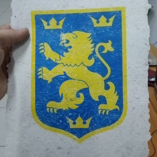 Борщівник та сухостій + ІФНТУНГ = крафтовий папір
