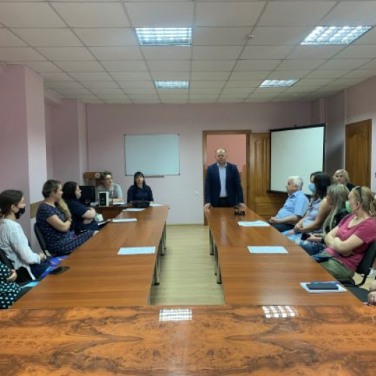 У центрі розвитку підприємництва "Бізнес-інкубатор" ІЕМ ІФНТУНГ спільно з міським центром зайнятості відбувся захід "Еволюція професійного успіху: від бізнес-ідеї до власної справи"