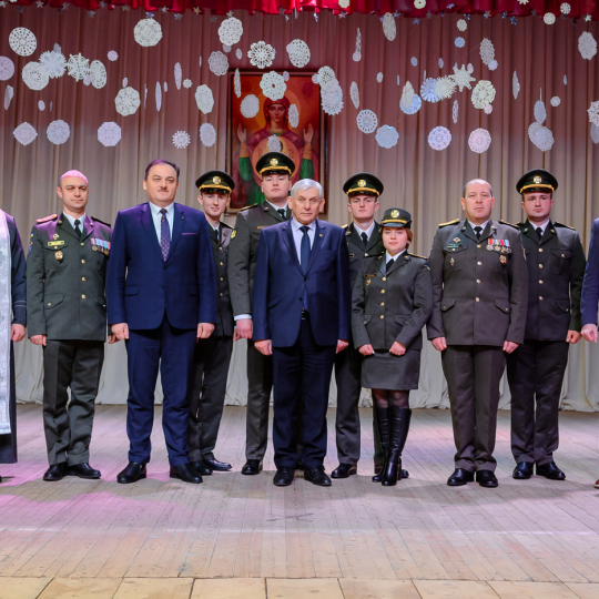 УКРАЇНСЬКА АРМІЯ ПОПОВНИЛАСЬ ОФІЦЕРАМИ-МАГІСТРАМИ!