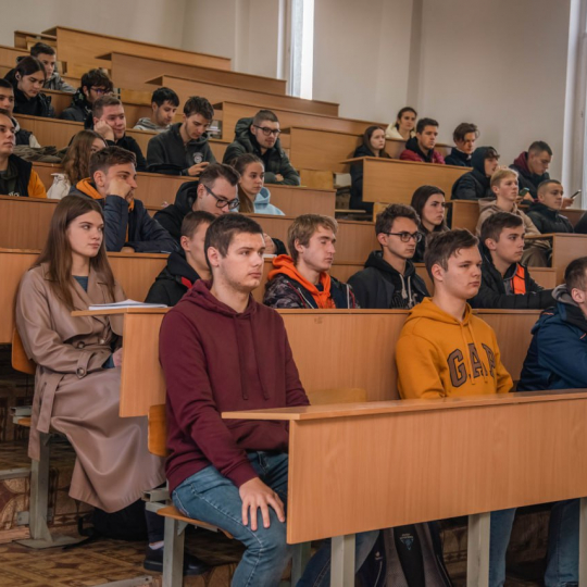 До ІТ-компаній – по досвід зі студентської лави