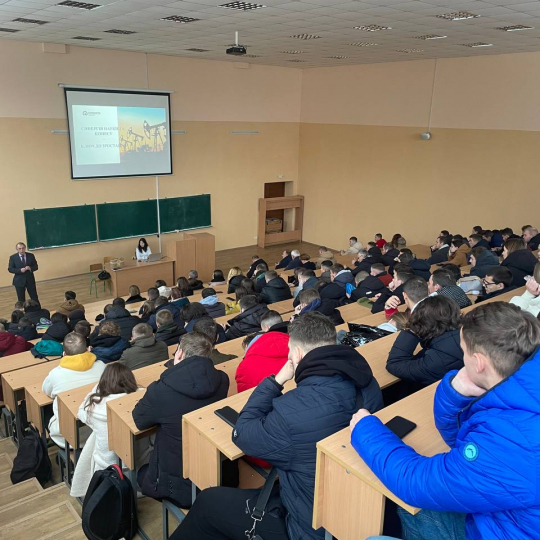 «Заборонити рашизм»:  студентам ІФНТУНГ презентували книгу