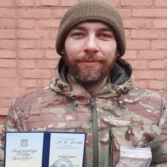 Випускника ІФНТУНГ нагороджено «Золотим хрестом» за бойові заслуги