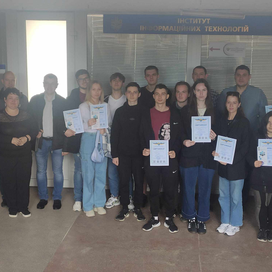 Молодь робить перші кроки до ІТ-кар’єри з ІФНТУНГ