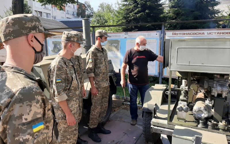 Військові збори були спрямовані на удосконалення практичних та командних навичок майбутніх офіцерів. Курсанти зборів відпрацювали нормативи з розгортання та експлуатації військової техніки та озброєння, виконали вправи вогневої підготовки з практичним виконанням стрільб та здали випускні екзамени та готуються до  прийняття Військової присяги на вірність українському народові.  