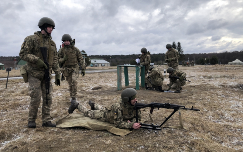 Посилена військова підготовка майбутніх офіцерів.
