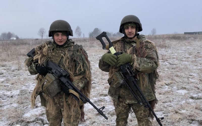 Посилена військова підготовка майбутніх офіцерів.