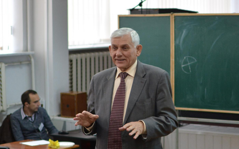 Учасників конференції вітає ректор ІФНТУНГ, академік НАН України Крижанівський Є. І.