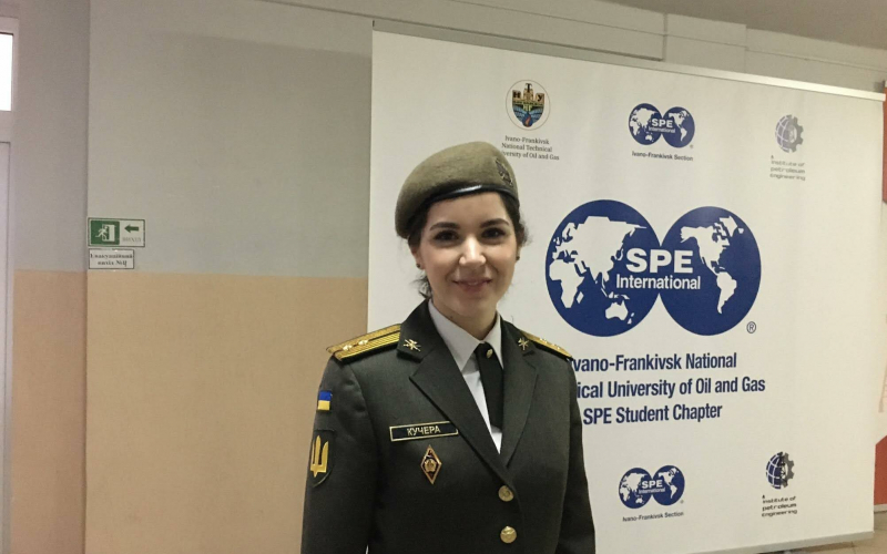 Вперше в історії: курсантка ІФНТУНГ отримала звання лейтенанта