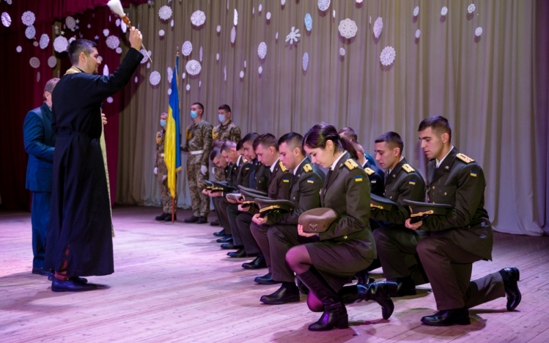 Вперше в історії: курсантка ІФНТУНГ отримала звання лейтенанта