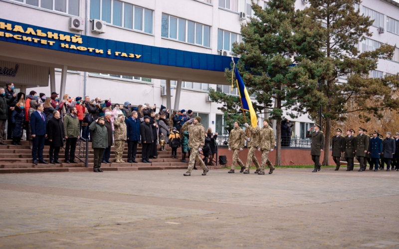 Вперше в історії: курсантка ІФНТУНГ отримала звання лейтенанта