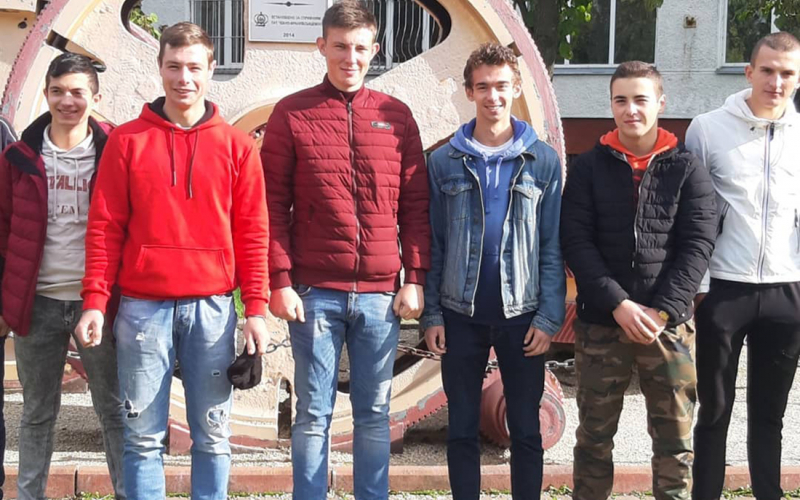 Перед механічним корпусом
