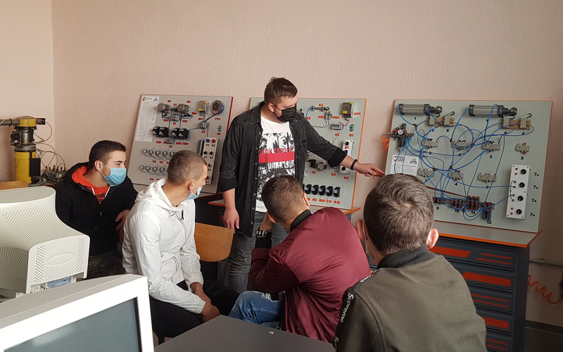 Стенди автоматизації виробничих процесів
