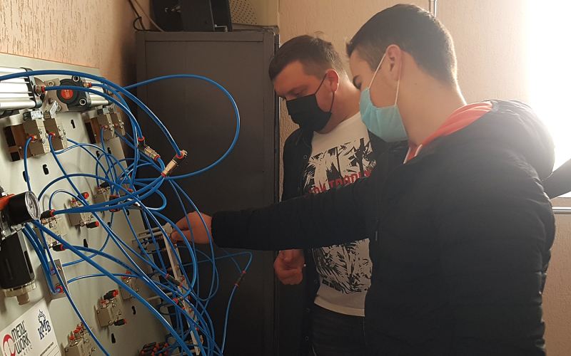Стенди автоматизації виробничих процесів