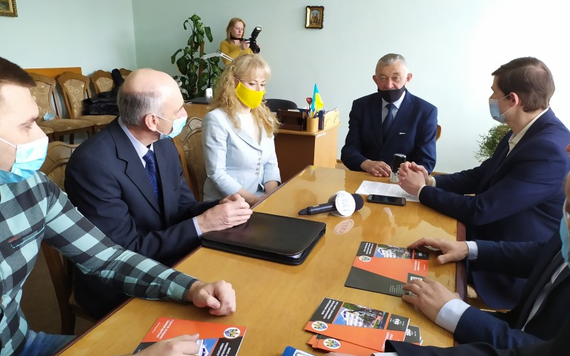 Круглий стіл