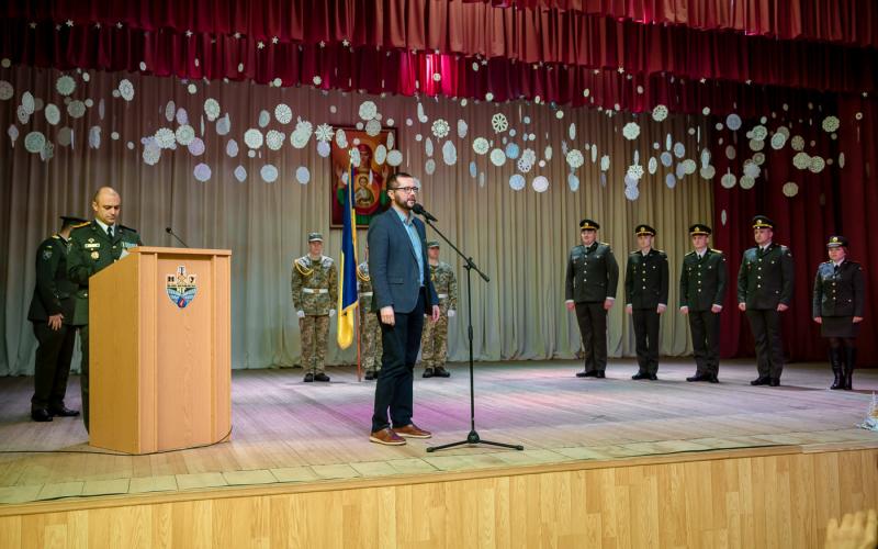 УКРАЇНСЬКА АРМІЯ ПОПОВНИЛАСЬ ОФІЦЕРАМИ-МАГІСТРАМИ!