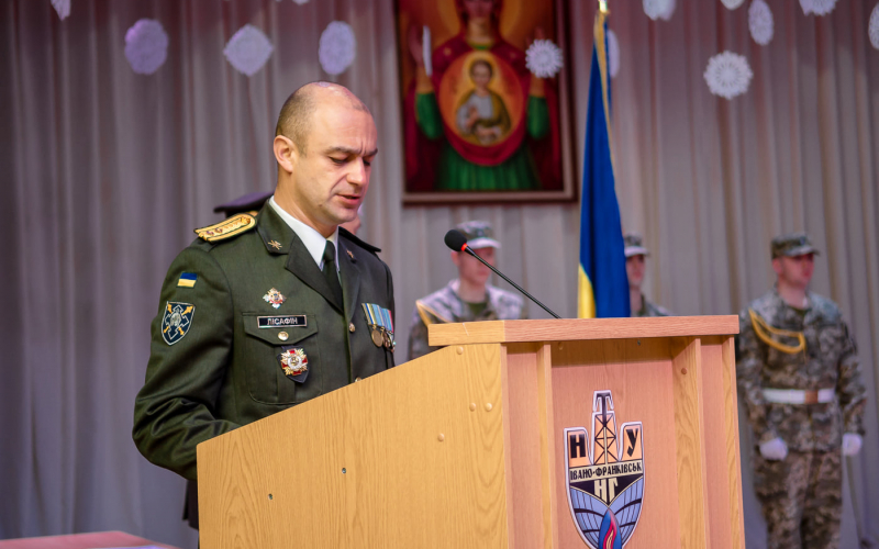 УКРАЇНСЬКА АРМІЯ ПОПОВНИЛАСЬ ОФІЦЕРАМИ-МАГІСТРАМИ!