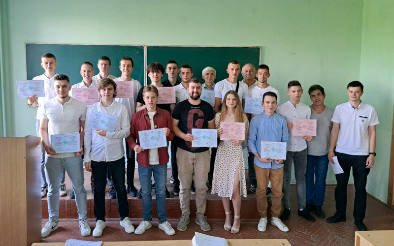 Вітаємо випускників