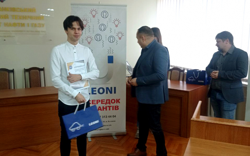 Вручення сертифікатів