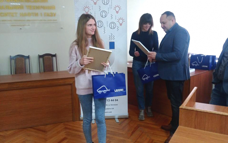 Вручення сертифікатів