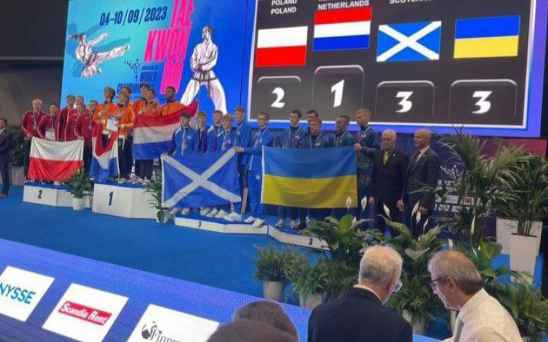 ітаємо студента Інституту Архітектури, Будівництва та Енергетики Олексія Лиса з грандіозною перемогою! Олексій  в складі чоловічої юніорської команди України здобув бронзову медаль🥉 на Чемпіонаті світу з таекван-до🥊 в місті Тампере (Фінляндія)! НАШІ студенти -НАЙКРАЩІ! Бажаємо наступних перемог!!!