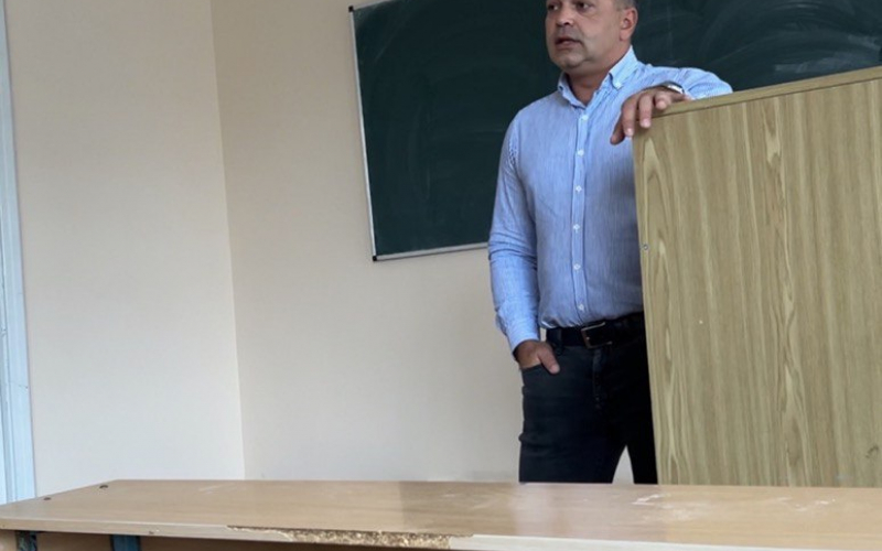 19 вересня відбулася зустріч студентів ОПП «Будівництво та цивільна інженерія» зі стейкхолдером, директором інженерно-монтажної організації ТОВ «АЕРОПЛЮС» Завадою Михайлом Михайловичем. На зустрічі студенти ознайомилися з специфікою роботи потужної будівельної компанії та можливістю подальшого працевлаштування, розвитку та кар’єрного зростання. Також було обговорене питання про майбутню співпрацю щодо залучення студентів до виробничої та переддипломної практик.