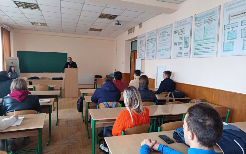 Гост Лек Стейкхолдер Ман ФН Санація (1)