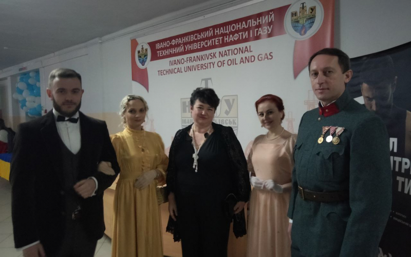 Театр-студія Жива історія та О.Царьова