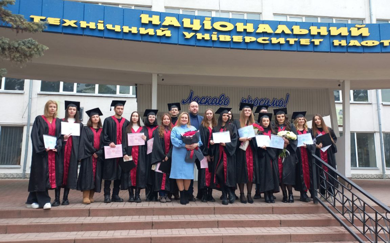 Вручення дипломів магістра філології