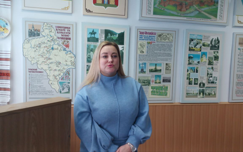 Вручення дипломів магістра філології