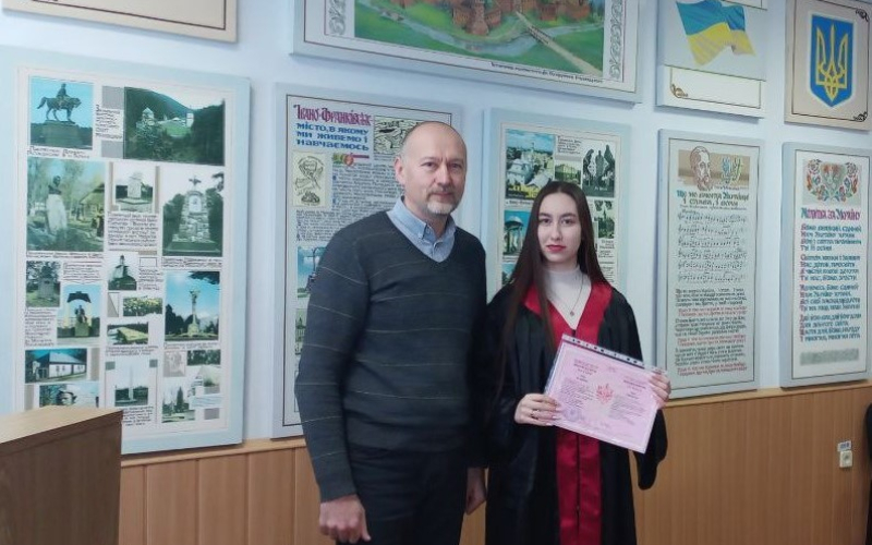 Вручення дипломів магістра філології