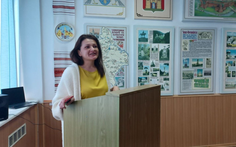 Вручення дипломів магістра філології