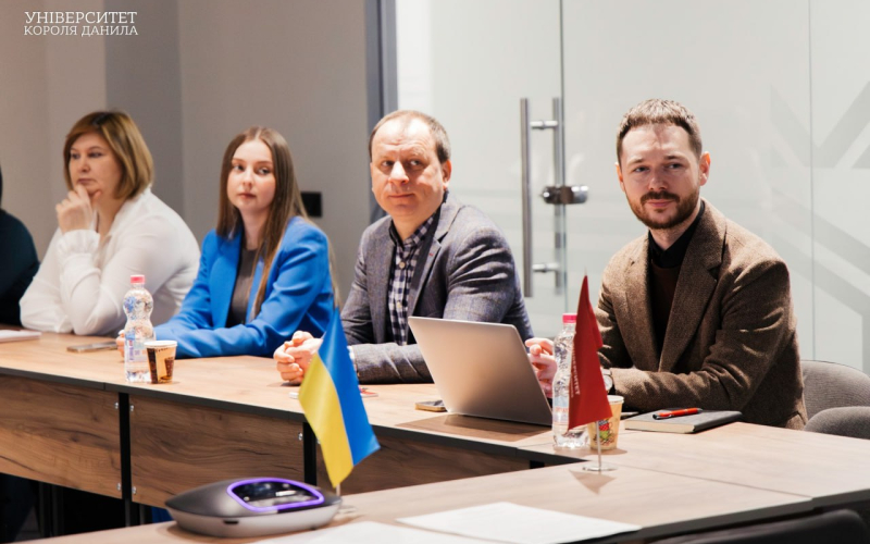 Філологічні студії і перекладознавчий дискурс