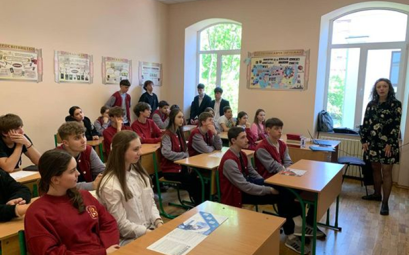 РОБОТА З АБІТУРІЄНТАМИ