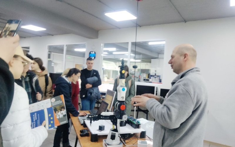 ІФНТУНГ гостинно відкриває двері для учнів шкіл!
