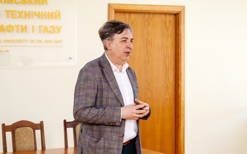 Україна–Велика Британія: ІФНТУНГ випускає фахівців міжнародного рівня