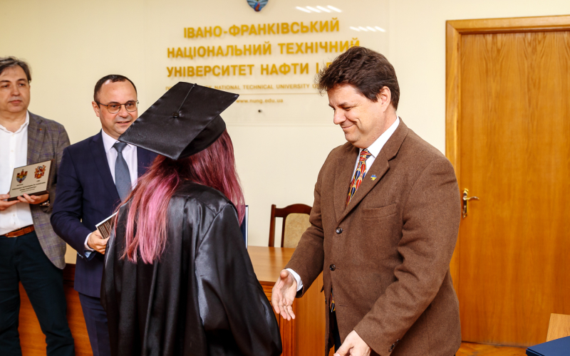 Україна–Велика Британія: ІФНТУНГ випускає фахівців міжнародного рівня