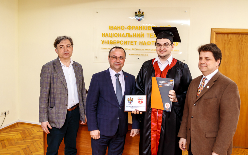 Україна–Велика Британія: ІФНТУНГ випускає фахівців міжнародного рівня