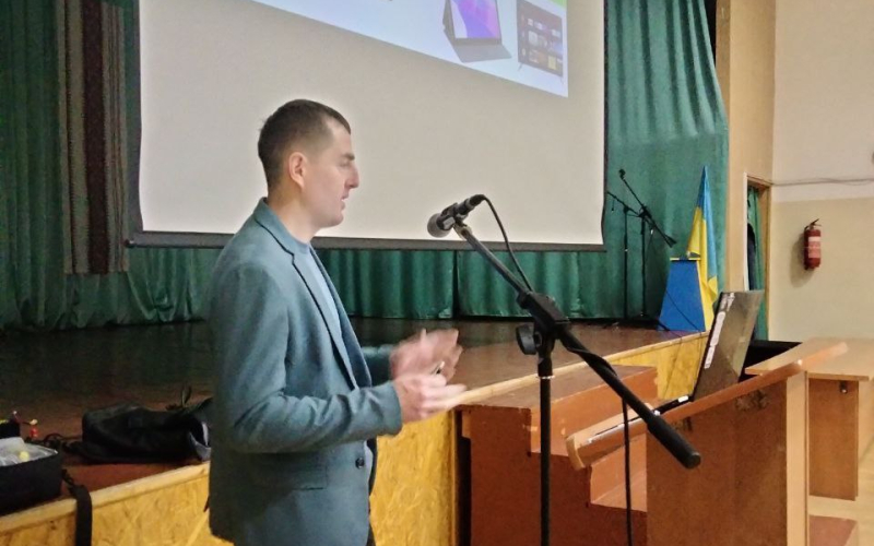 Знайомство з ІТ-професіями: кафедра інженерії програмного забезпечення провела профорієнтаційну зустріч для ліцеїстів