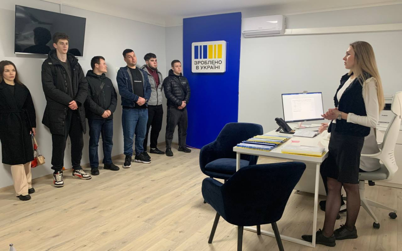 ПРОГРАМИ ТА ПОСЛУГИ ЦЕНТРУ ЗАЙНЯТОСТІ: ІНСТРУМЕНТИ СПРИЯННЯ ПРАЦЕВЛАШТУВАННЮ ТА ПРОФЕСІЙНОМУ РОЗВИТКУ 