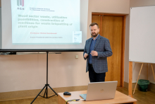Професор з AGH презентує в рамках програми Erasmus+  наукові дослідження 